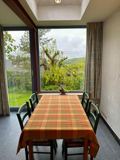 Esszimmer mit Blick auf das Tal
